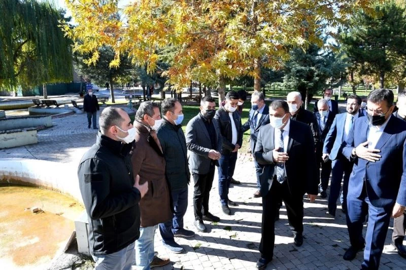 Gürkan, Sümer Park esnaflarının sorunlarını dinledi
