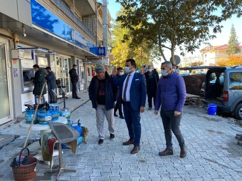 Gölbaşı Belediyesi kaldırım taşlarını yeniliyor
