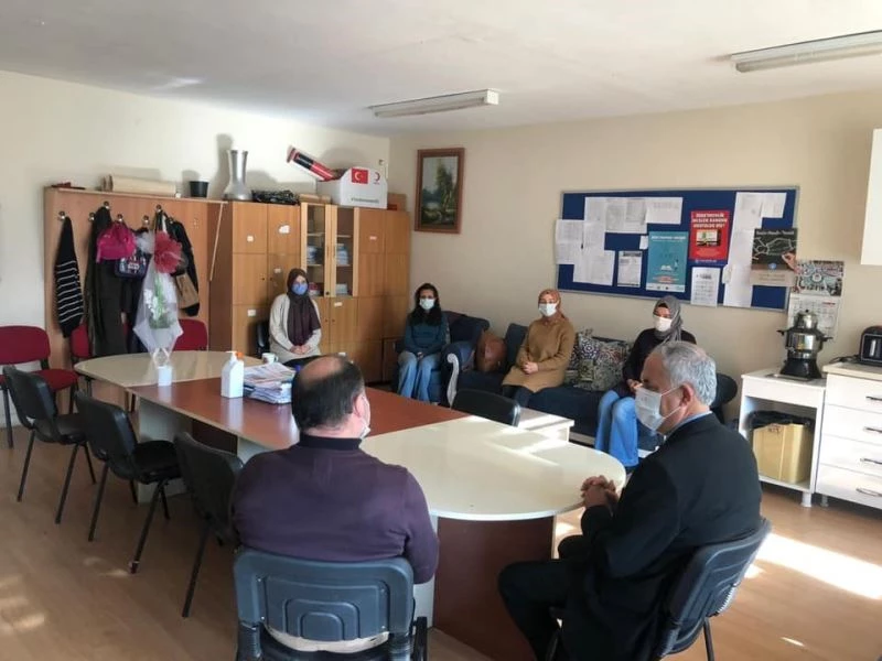 Başkan Yaman öğretmeleri unutmadı
