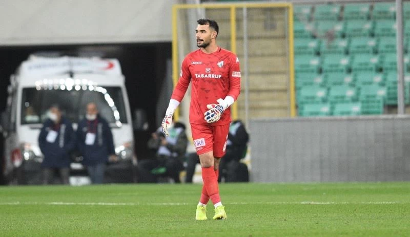 Bursaspor’un genç kalecisi Canberk Yurdakul, galibiyeti yorumladı
