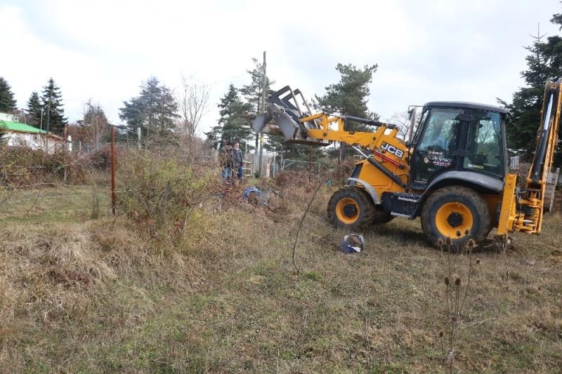 Bolu’da yaylalardaki kaçak bahçe ve çitler yıkıldı
