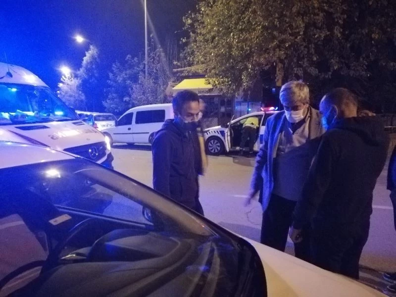 Alkollü sürücünün aracına çarptığını yardıma gidince anladı
