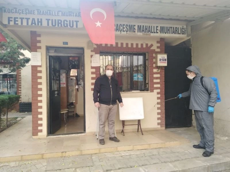 Salihli Belediyesi muhtarlık binalarını ilaçladı
