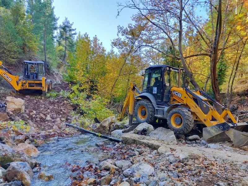 Akseki’de sorunlu hatlar yenilendi
