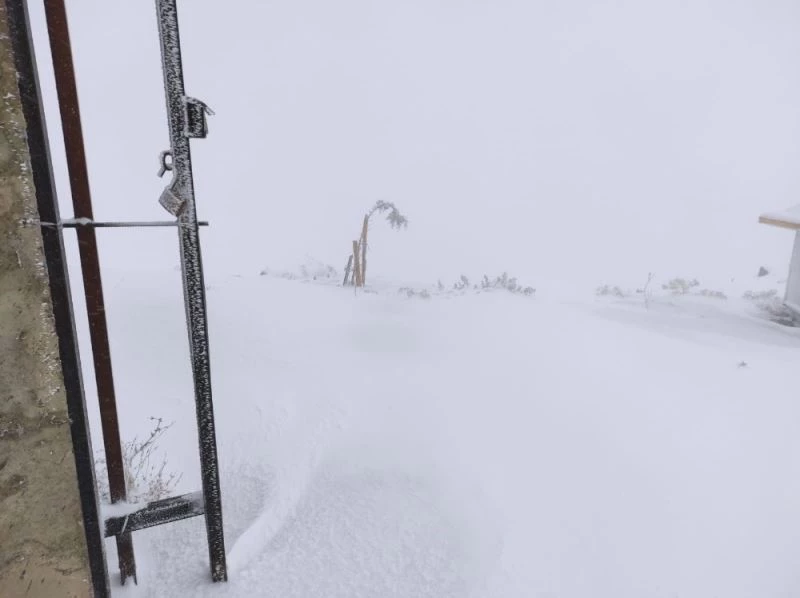 Karacadağ’da mevsimin ilk karı yağdı

