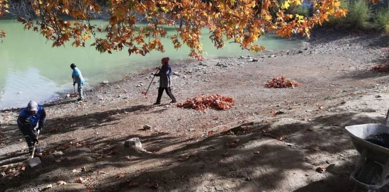Kolak Gölü’nde belediye ekipleri temizlik çalışmaları gerçekleştirdi
