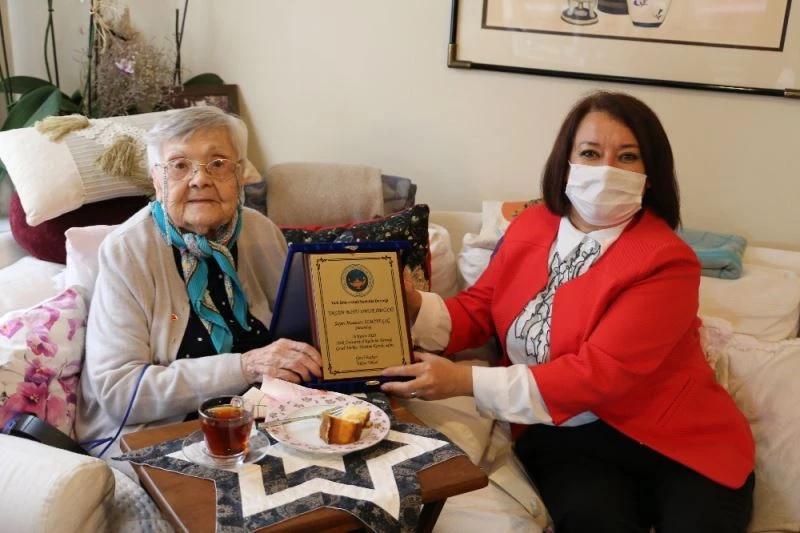 Muazzez İlmiye Çığ’a ‘Yaşam Boyu Onur Ödülü’
