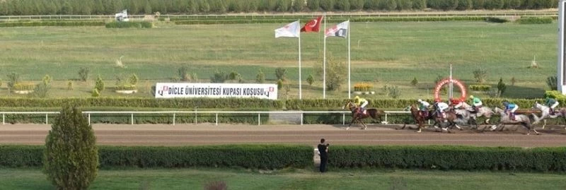 Dicle Üniversitesi rektörlük koşusunun 4.’sü gerçekleşti
