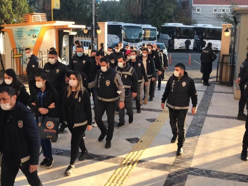 Dolandırıcılıktan adliyeye sevk edilen 30 şüpheliden 27’si tutuklandı
