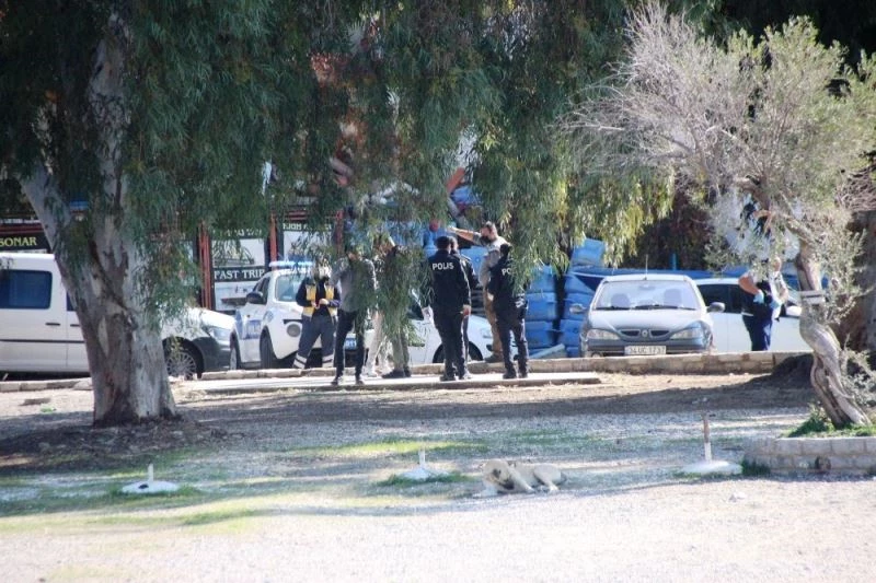 Yürüyüş yapanlar sahilde cesetle karşılaşınca şoke oldu
