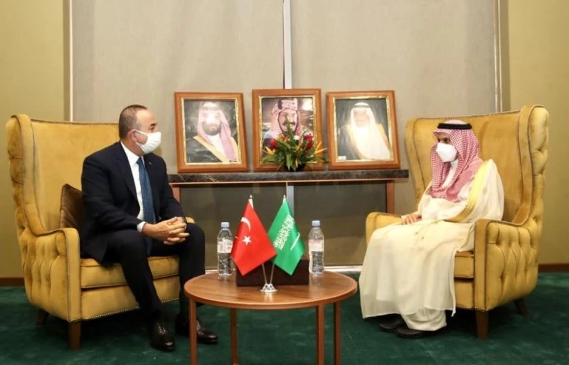Bakan Çavuşoğlu, Suudi Arabistanlı mevkidaşı Al Saud ile görüştü
