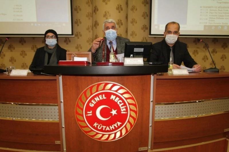 Bütçenin yarısı yatırımlara
