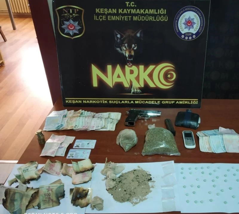 Delilleri sobaya atarak yakmak istediler
