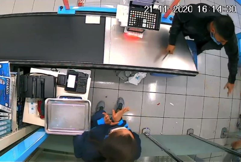 Turşu kavanozuyla gaspı önledi
