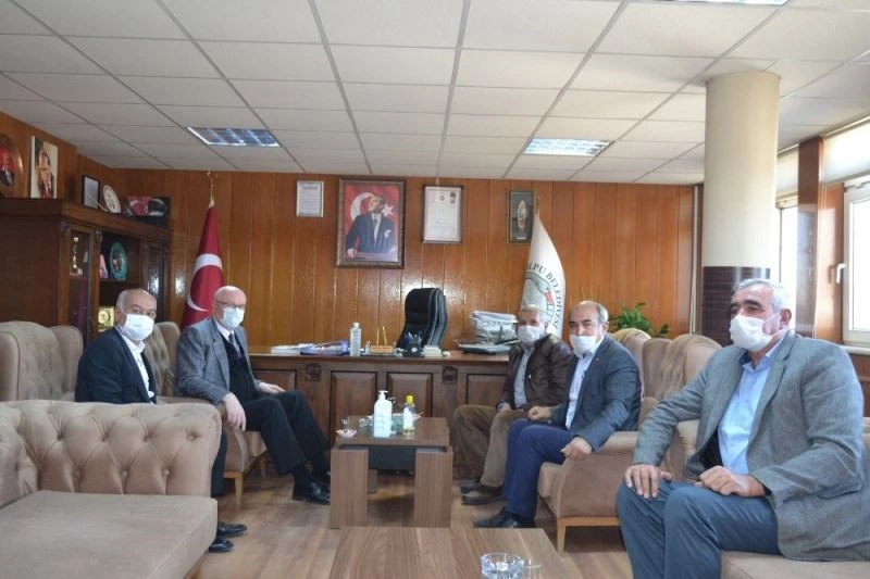 Başkan Kurt ilçe belediyelerini ziyaret etti
