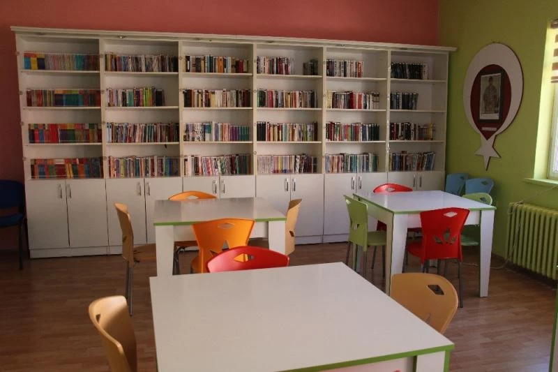 Sosyal medyada organize olup şehitler için kütüphane açıyorlar
