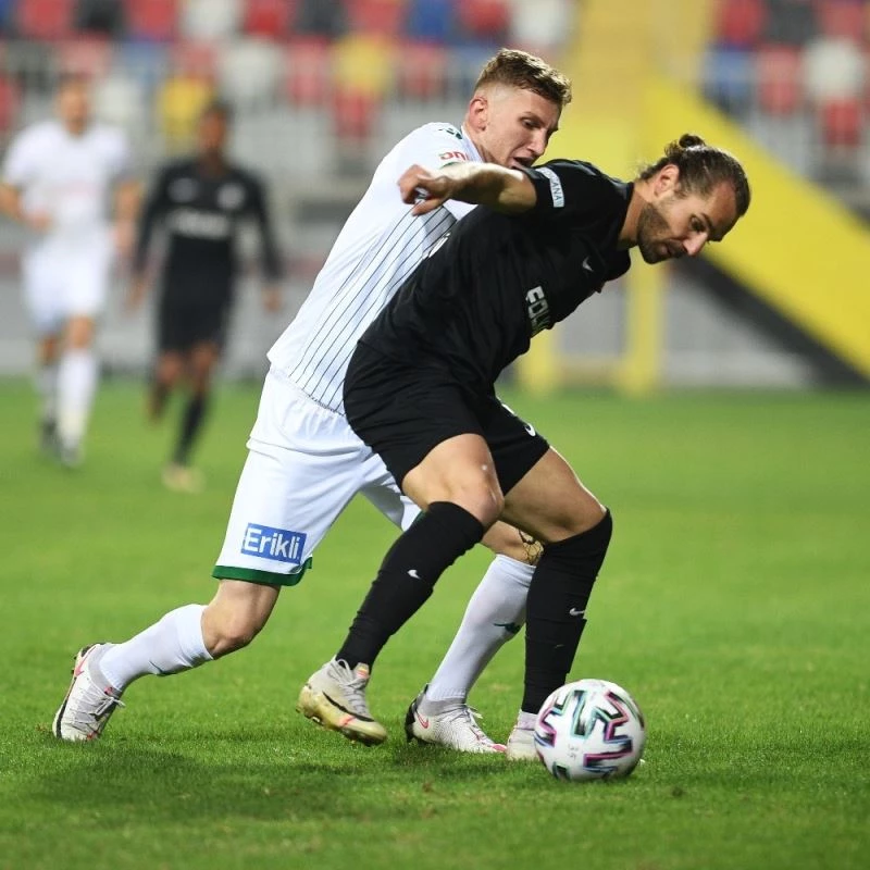 Bursaspor’da en çok top kaybı Burak Kapacak’tan
