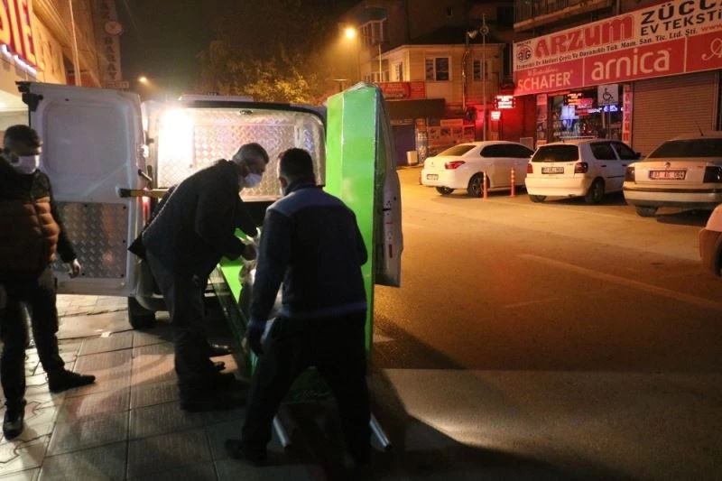 Evden gelen kötü kokular korkunç gerçeği ortaya çıkardı
