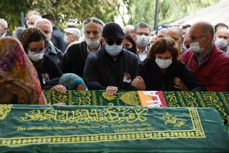 Küçükyumuk ailesi, gözyaşları arasında uğurlandı
