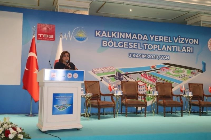 Fatma Şahin Van’da deprem master planına dikkat çekti
