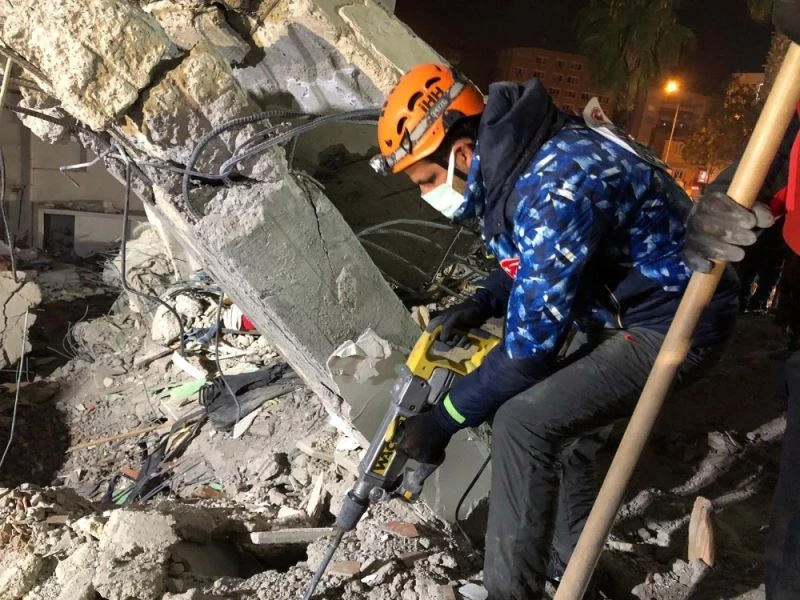 SUBÜ ekibi minik Ayda’nın sağ olarak çıkarıldığı çalışmalarda önemli bir rol oynadı
