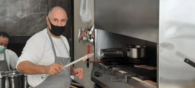 Türkiye depremin simgesi Ayda’ya köfte yedirmek için seferber oldu
