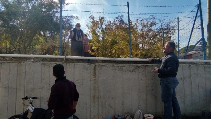 10 liralık boru iki komşuyu birbirine düşürdü
