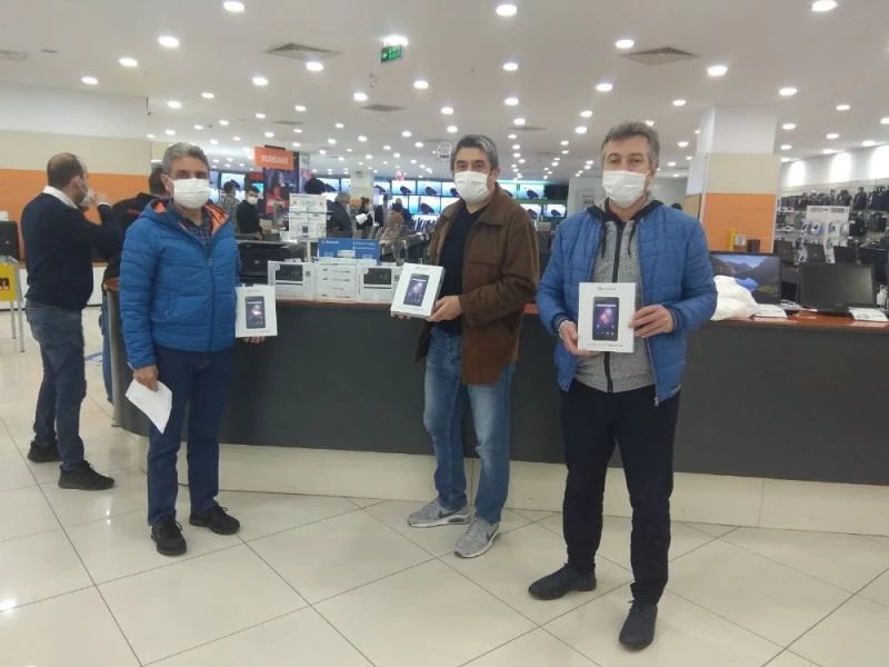 Dilek öğretmenin tablet çağrısı yankı buldu
