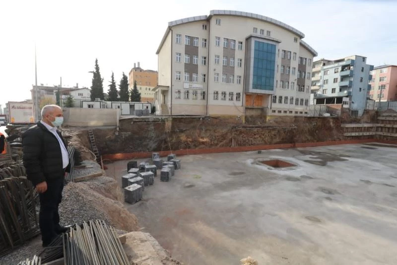 Sarıcami Meydan Projesi’nde Çalışmalar Sürüyor
