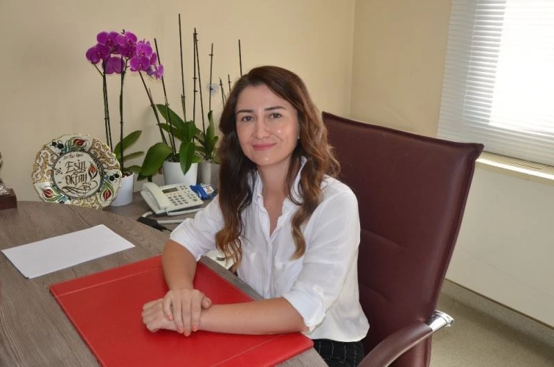 Doç. Dr. Esin Oktay; 