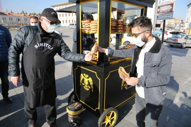 Tarihi dokuya uygun simit stantları
