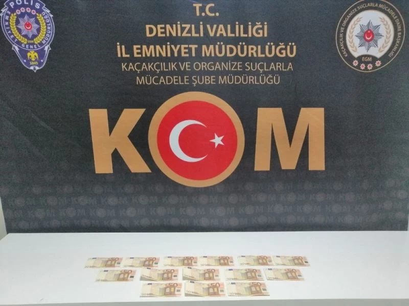 Sahte döviz bozduran 2 şüpheli suçüstü yakalandı
