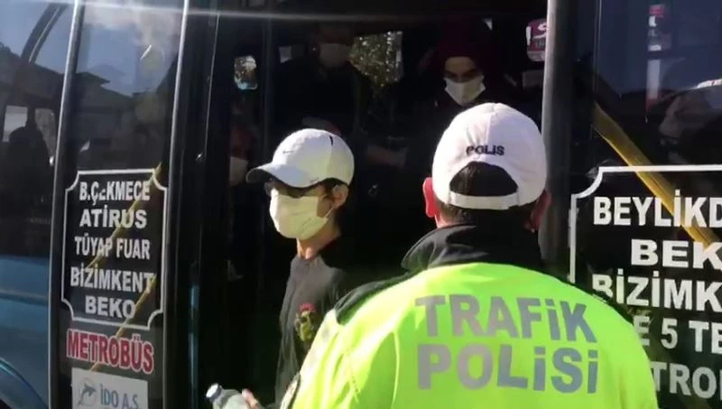 (Özel) Esenyurt’ta minibüslerde yine aynı manzara
