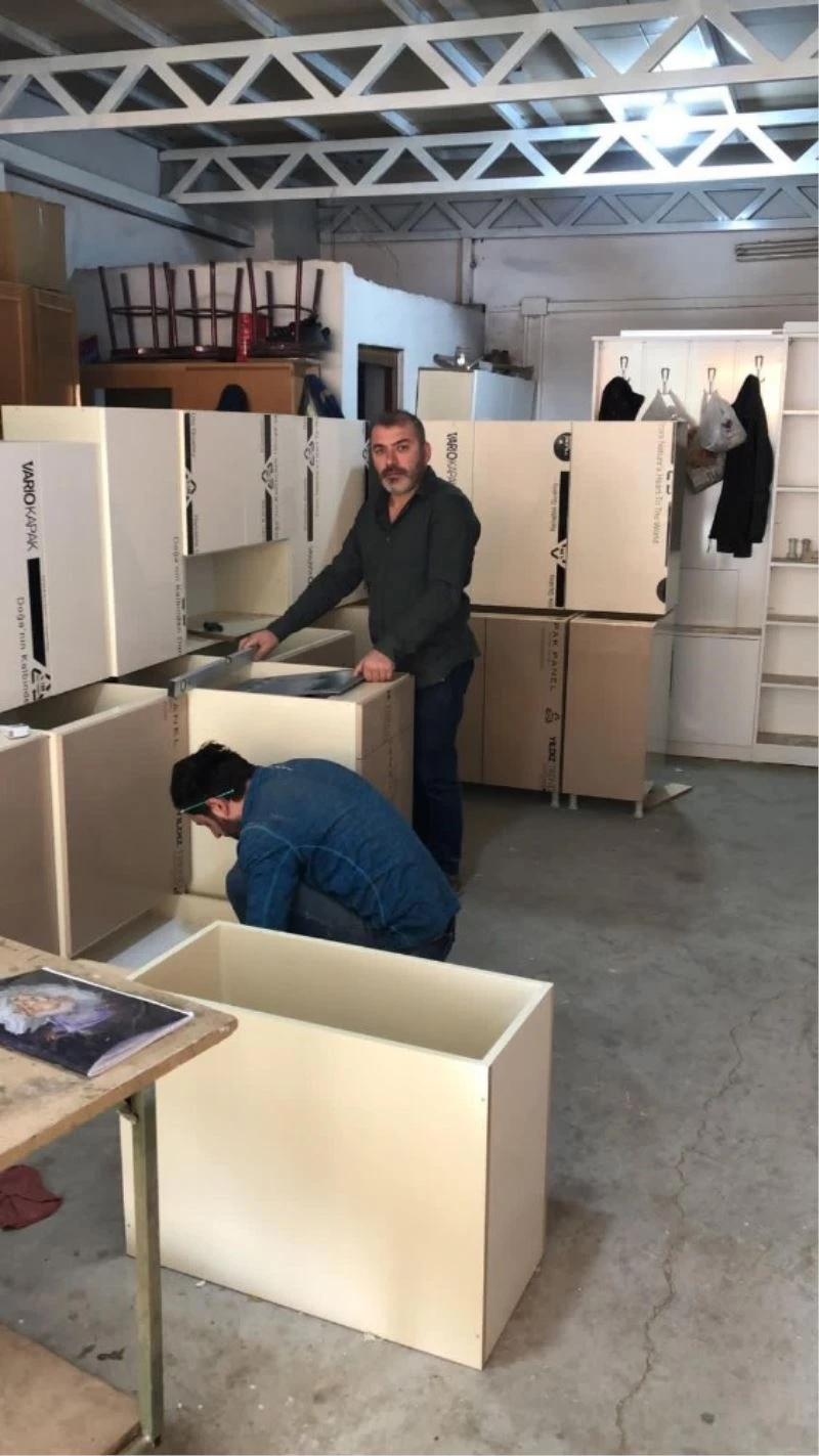 Devrekli iş insanlarından Ardahanlı öğrencilere yardım
