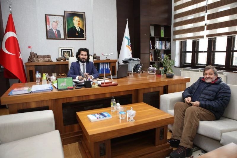 Belgeselci Coşkun Aral SERKA’yı ziyaret etti
