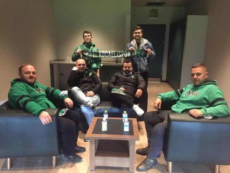 Kocaelisporlu taraftarlardan Hürriyet’e loca teşekkürü
