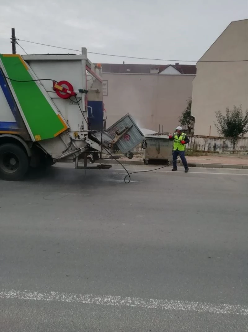 Ergene’de çöp konteynırları ve duraklar dezenfekte ediliyor
