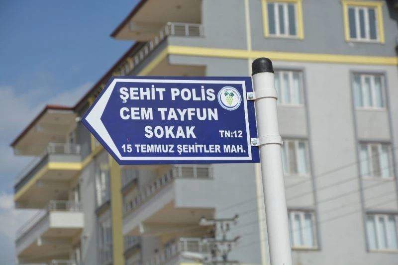 Besni’de cadde ve sokak tabelaları yenileniyor
