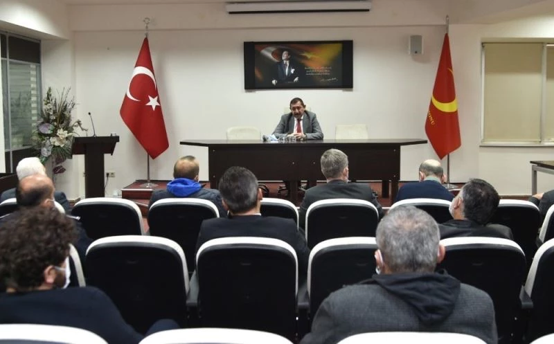 Başkan Vidinlioğlu, oto galerici esnafıyla bir araya geldi
