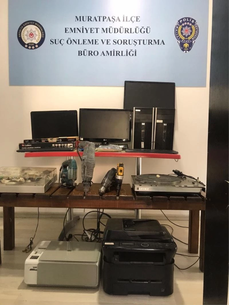 Yeni açılacak diş kliniğini soyan şüpheliler yakalandı
