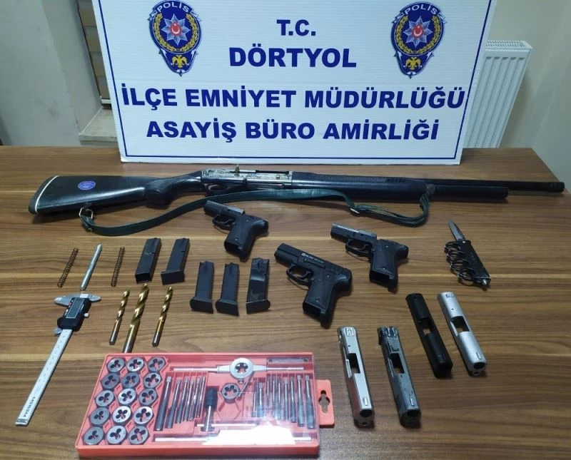 Kurusıkı tabancaları ateşli silaha dönüştüren şahıs yakalandı
