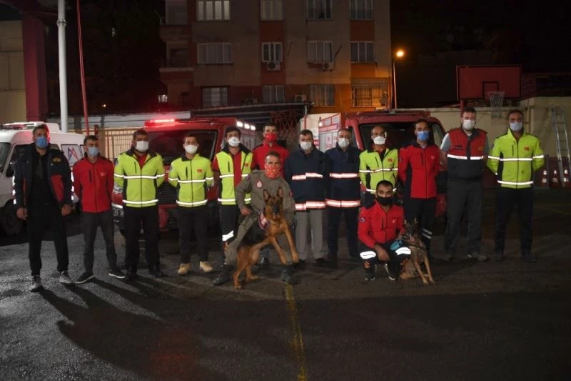 7 kişinin canlı olarak enkazdan çıkarılmasına yardım eden ekip, Mersin’e döndü
