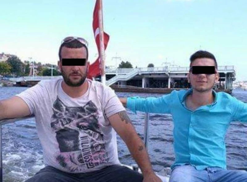 Okul önünde oğlunun öğretmenine saldırdı
