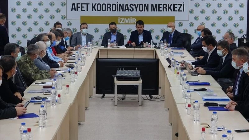 İzmirli deprem zedeler 1 yıl sonra yeni binalarına kavuşacak
