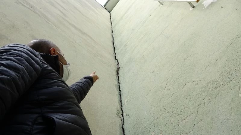 Çatlak binalarda 10 bin kişi ölüm korkusuyla yaşıyor
