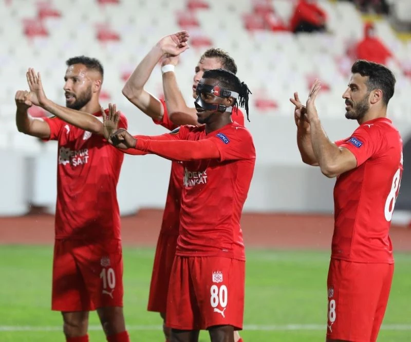 Kayode, Avrupa maçlarını boş geçmiyor
