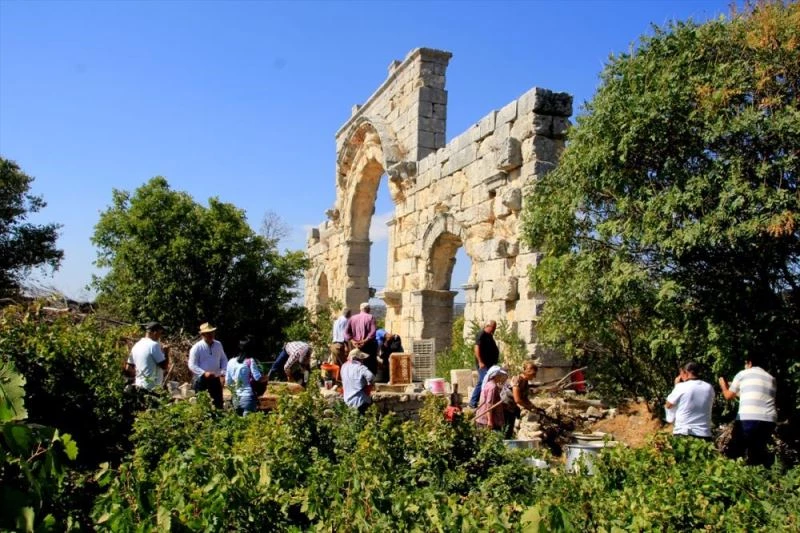 Uzuncaburç Antik Kenti