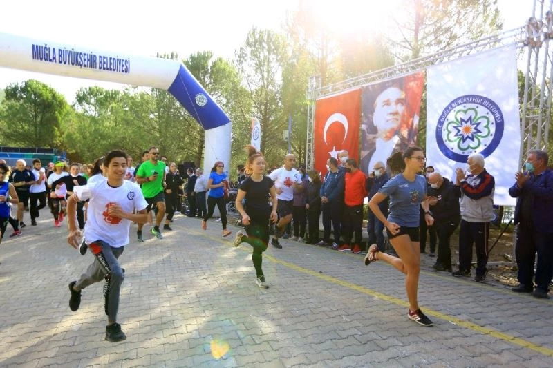 Büyükşehirden ’Özlemle Atamıza Koşuyoruz’ etkinliği

