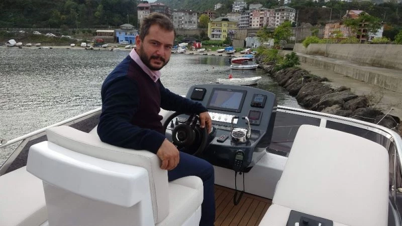 Çocukluk hayali olan lüks yatı yapmayı başardı
