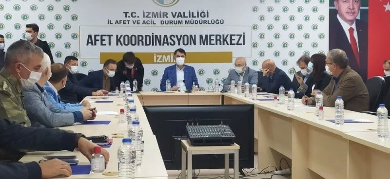 İzmir’de eğitime bir hafta daha ara verilirken Bakan Kurum: 